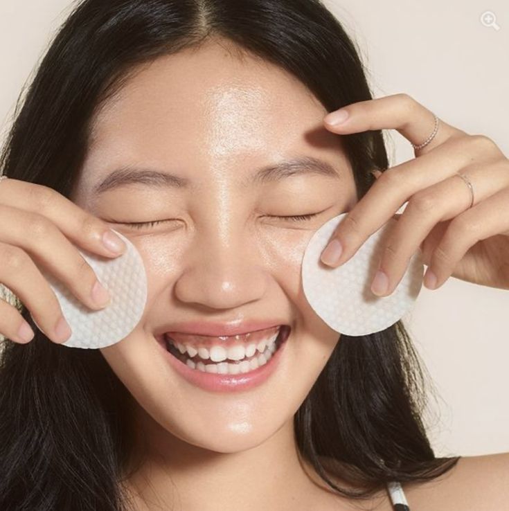 Очищающие отшелушивающие пэды для лица Derma Factory Pore Clear Pad
Derma Factory Houttuynia Cordata 84% Toner Pad Тонер-диски пэды для лица успокаивающие и увлажняющие