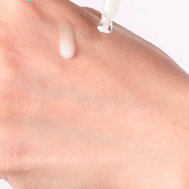 Anti-aging serum with retinol and bakuchiol for firm and radiant skin.