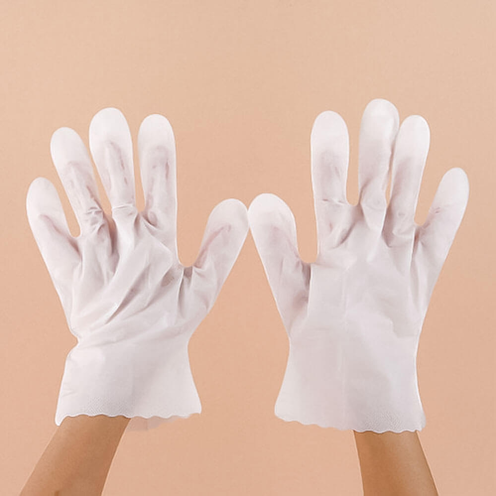 Petitfee hand mask — for dry hands — with essence and oils. Nourishes and softens