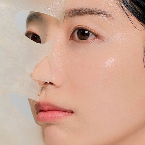 Disney collection cica mask, strengthens skin barrier and soothes.