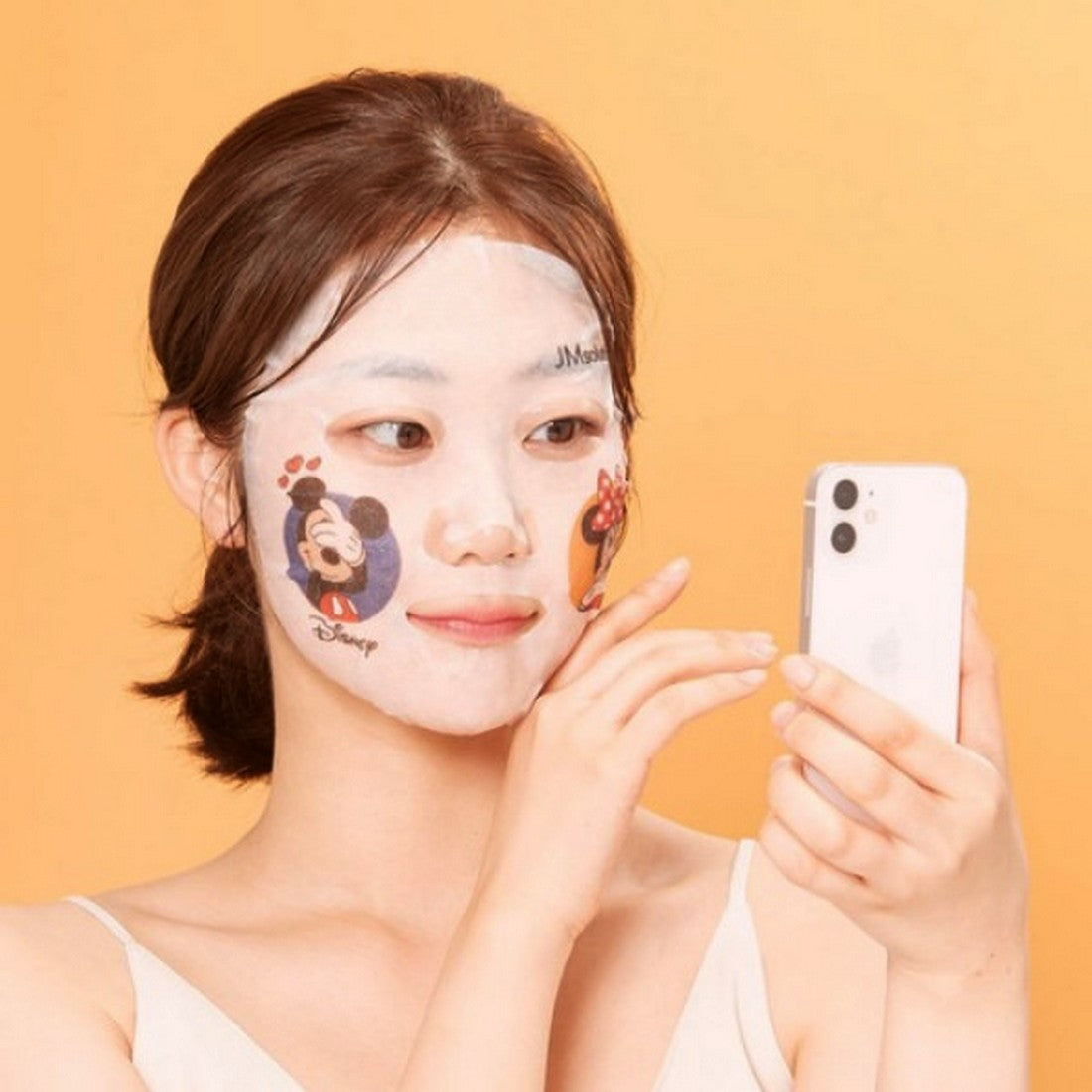 Collagen mask from Disney collection, boosts firmness and elasticity.